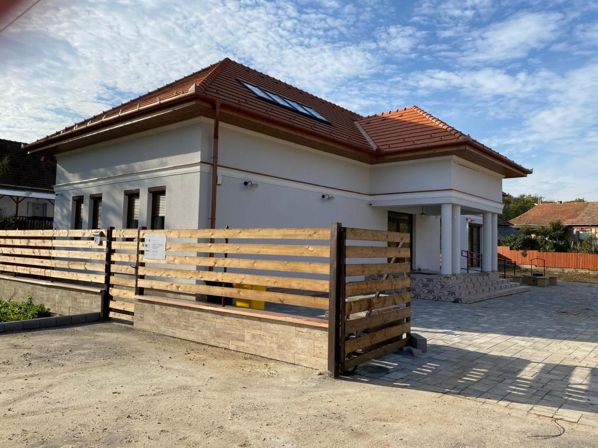 Lukacs Vendeghaz Hotel Erdohorvati Exterior photo