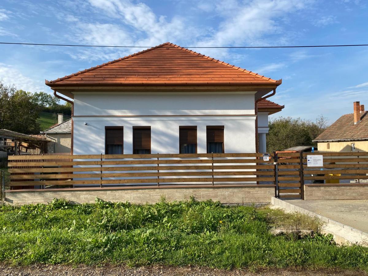 Lukacs Vendeghaz Hotel Erdohorvati Exterior photo